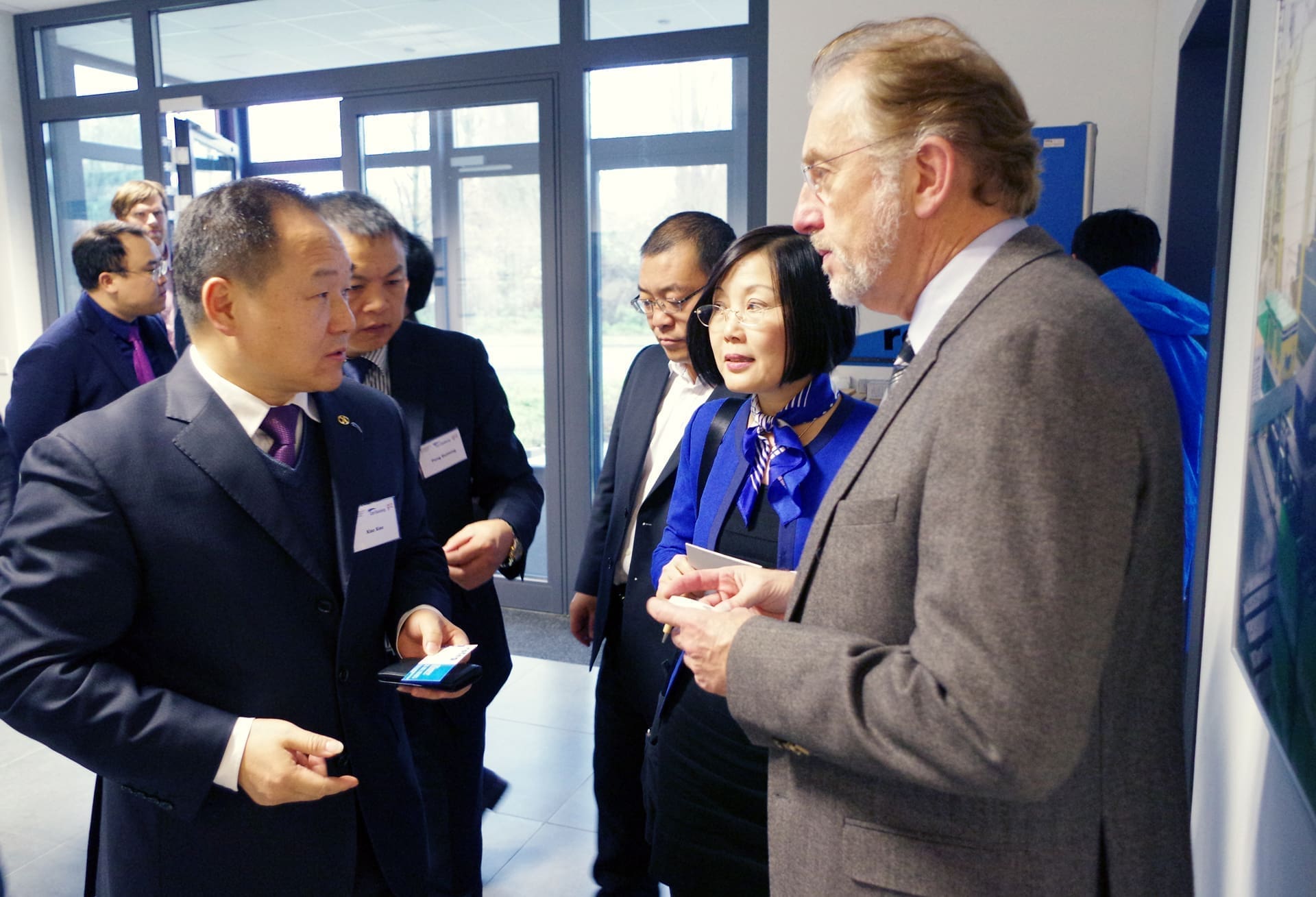 Dr. Graefenstein im Gespräch mit einem Unternehmer aus China